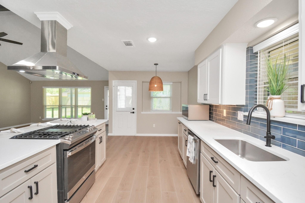 10550 Emnora Lane - Photo 27