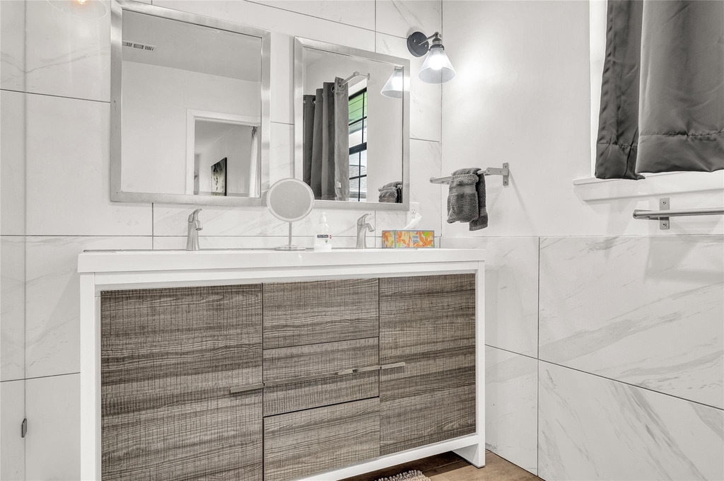 5604 Flack - Photo 11