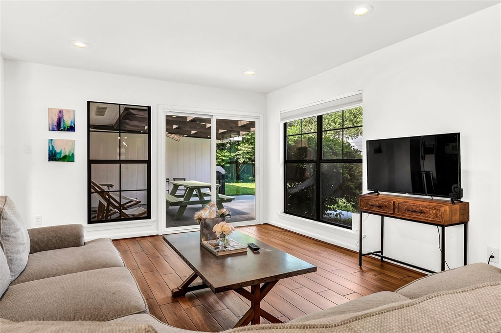 5604 Flack - Photo 6