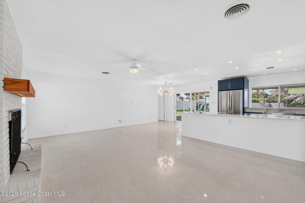 311 12th Terrace - Photo 4