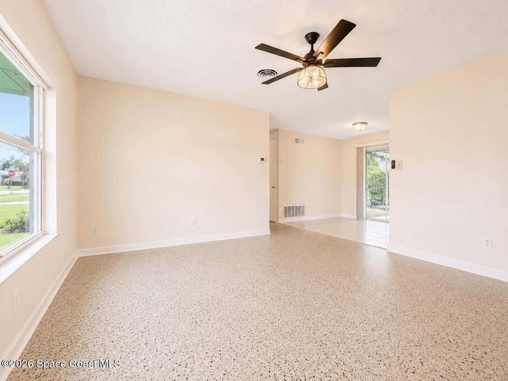 2028 Rollins Drive Se - Photo 3