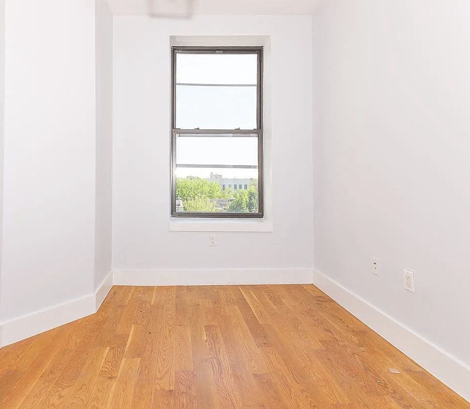 462 Pulaski Street - Photo 4
