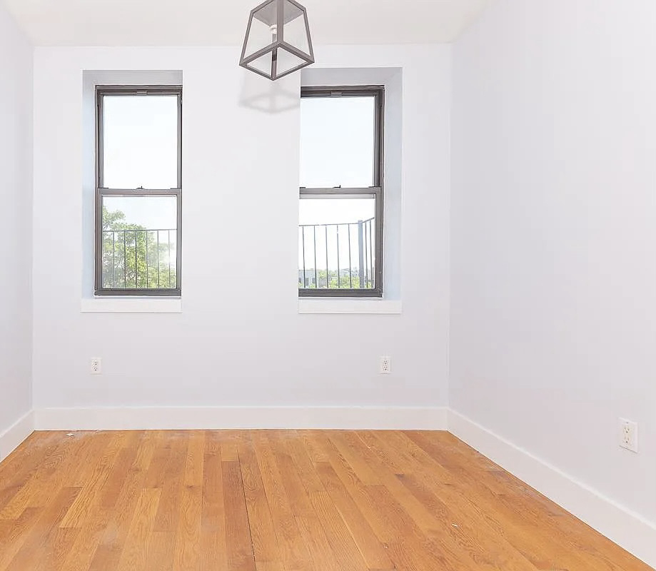 462 Pulaski Street - Photo 3
