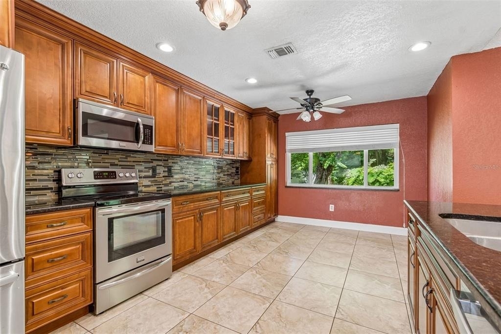 15109 Springview Street - Photo 3