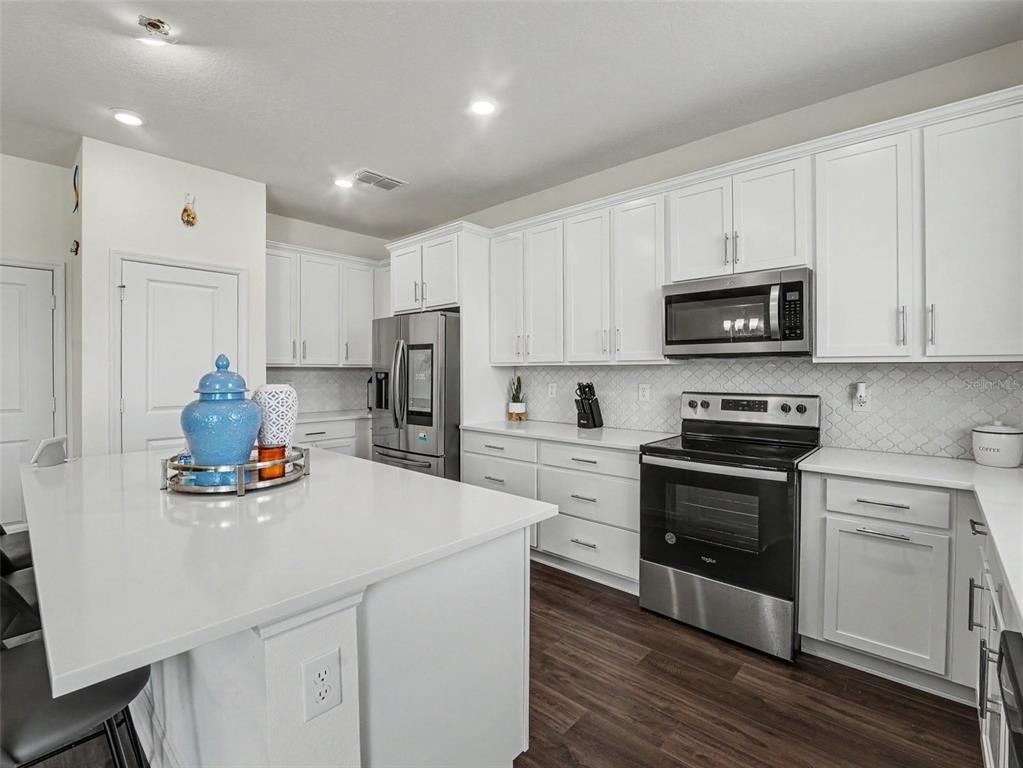 905 Overpool Avenue - Photo 6