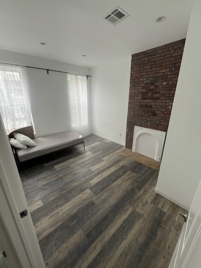 130 Van Dyke Street - Photo 8
