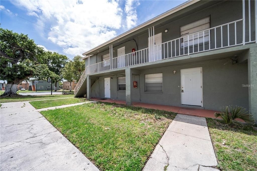 702 Michigan Court - Photo 0