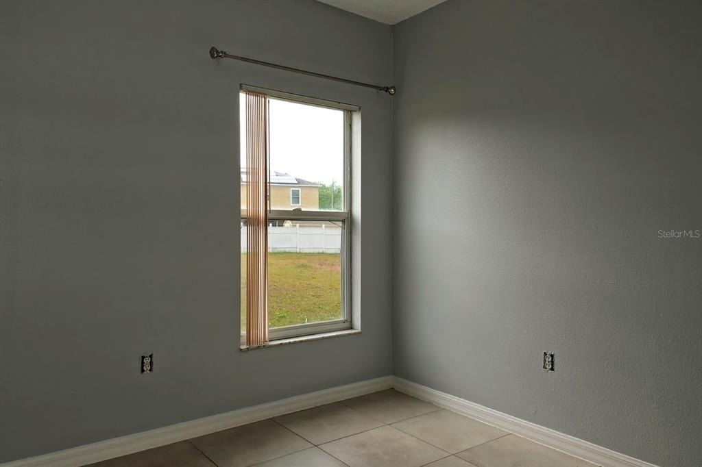 752 Paris Drive - Photo 5
