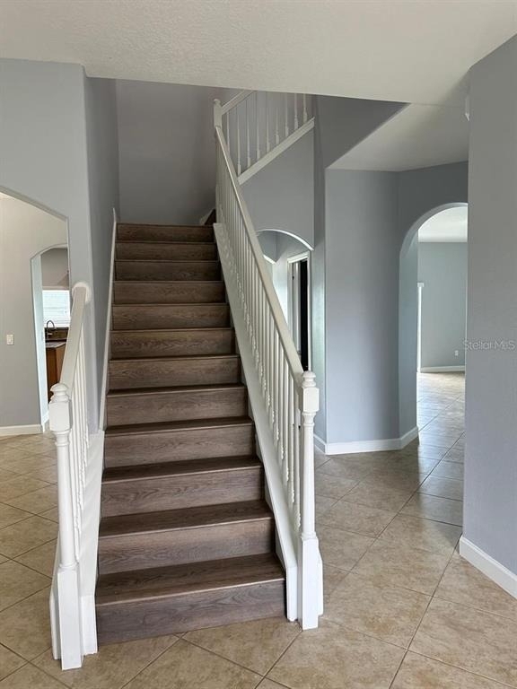 1900 Thetford Circle - Photo 4