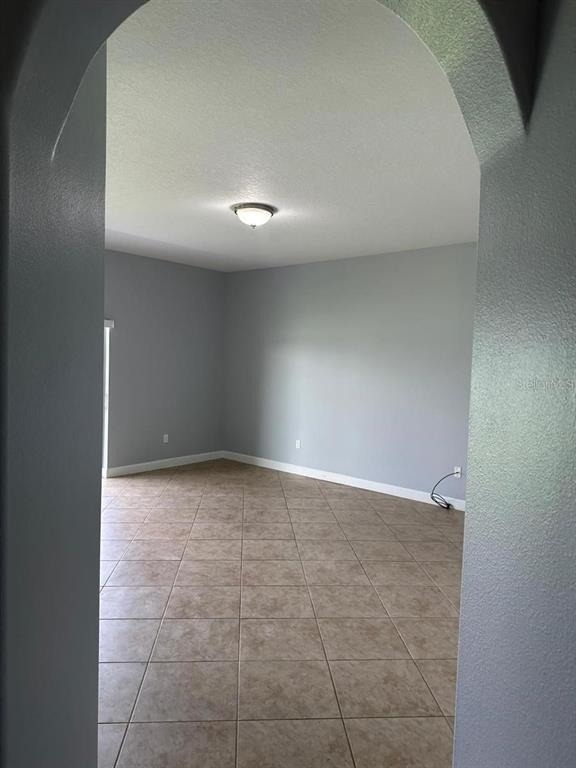 1900 Thetford Circle - Photo 5