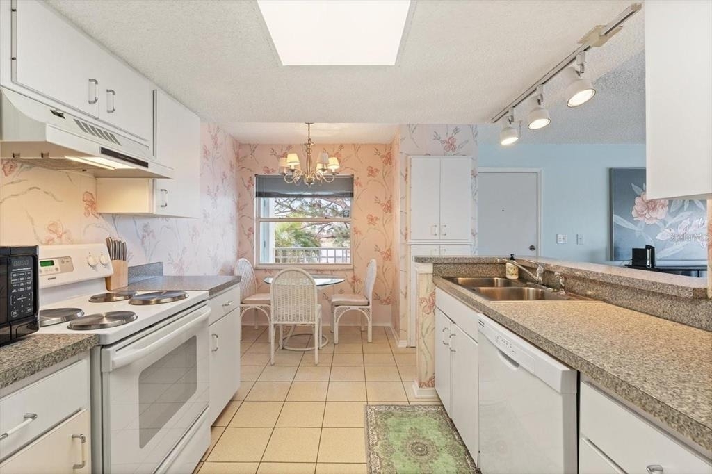 312 108th Street W - Photo 12