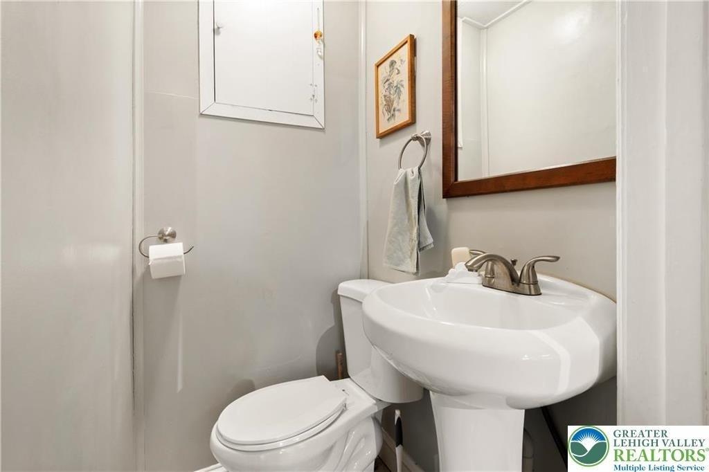 717 W Broad Street - Photo 5