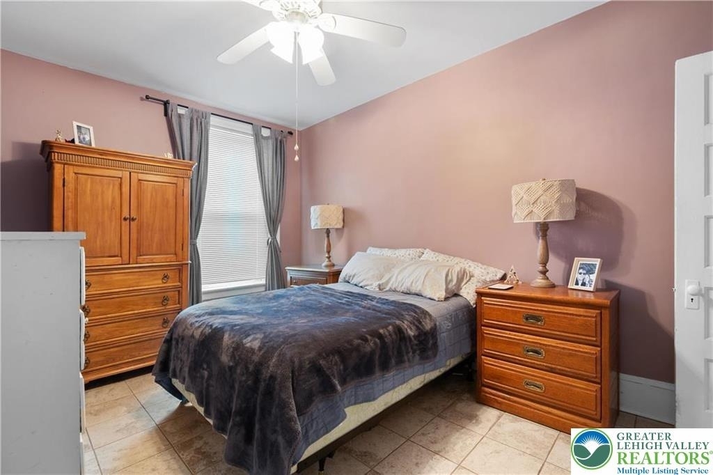 717 W Broad Street - Photo 9