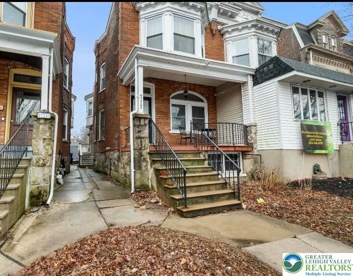 717 W Broad Street - Photo 1