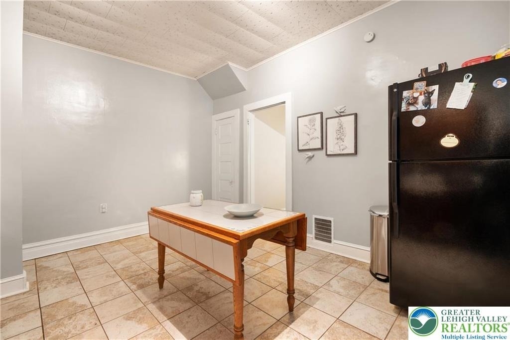 717 W Broad Street - Photo 8