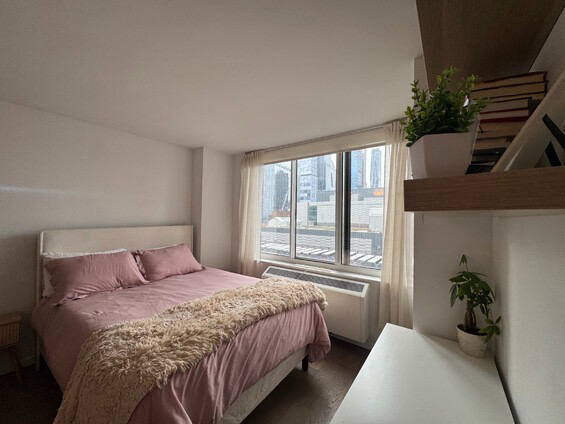 650 West 42nd Street - Photo 2