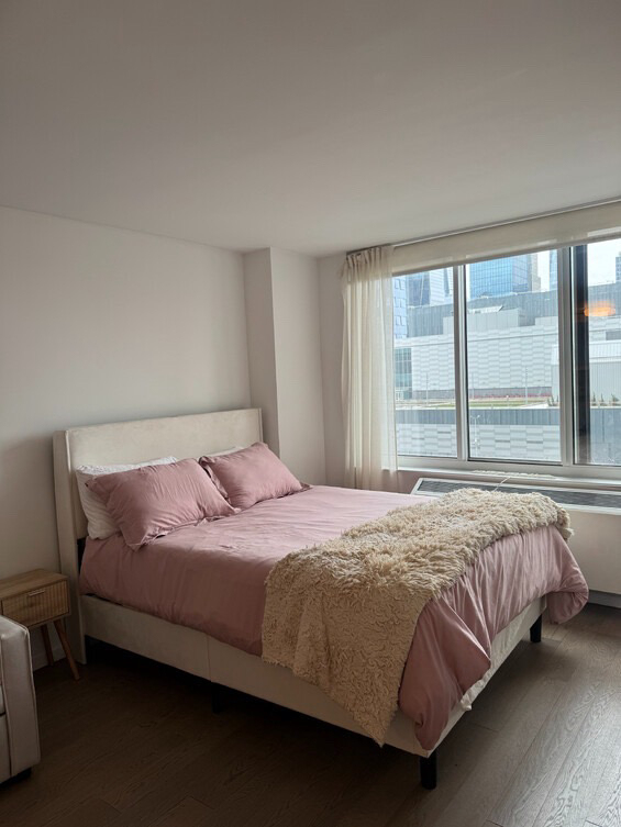 650 West 42nd Street - Photo 7