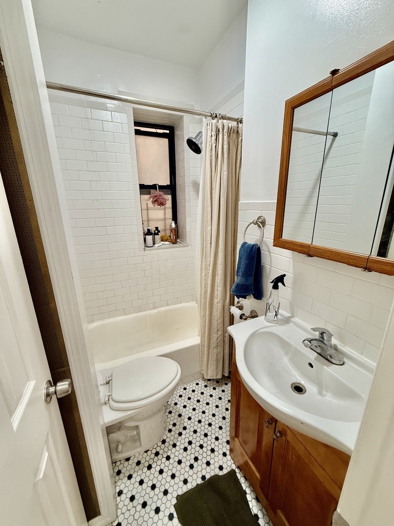 East 101 street/btw third and second avenue - Photo 3