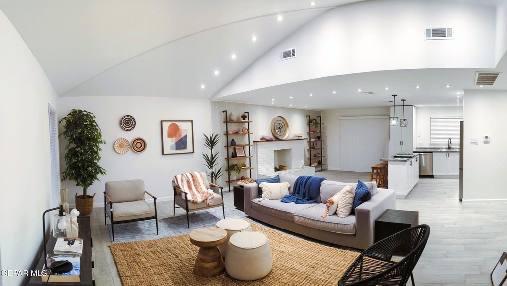 8617 Darlina Drive - Photo 4