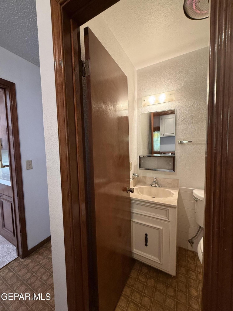 1709 Bruce Devlin Drive - Photo 16