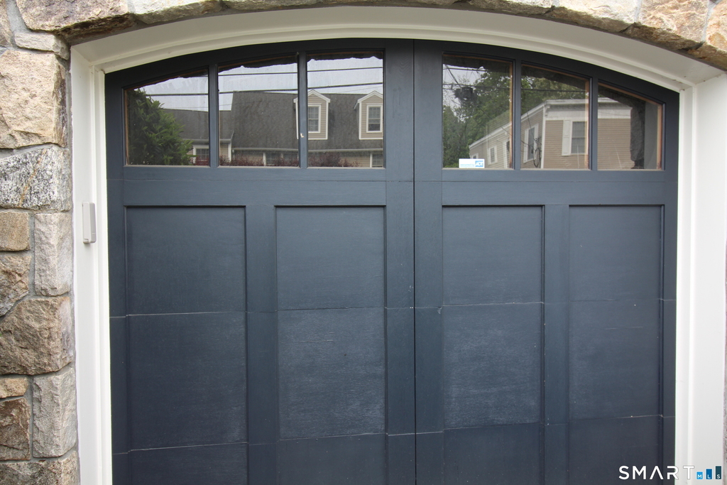 288 Davis Avenue - Photo 1
