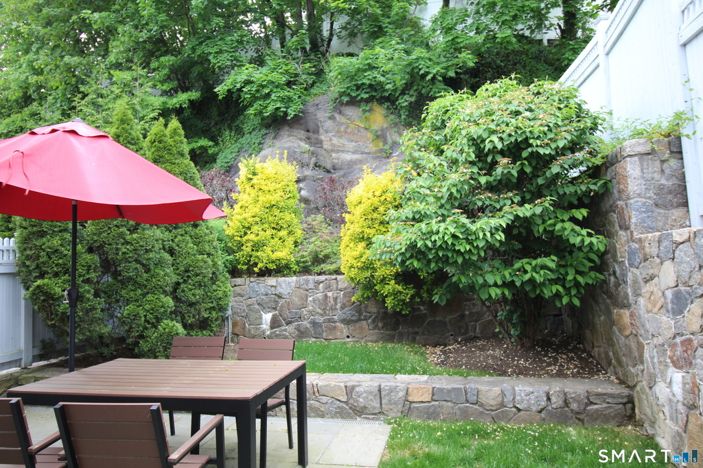 288 Davis Avenue - Photo 16
