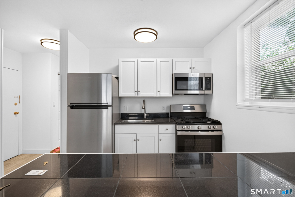 1 Walter Avenue - Photo 2