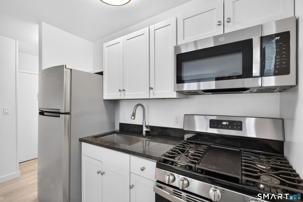 1 Walter Avenue - Photo 5