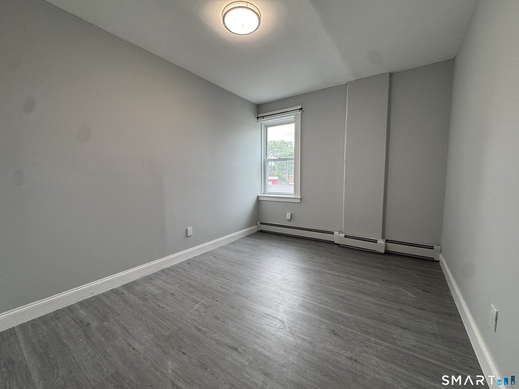 1874 Barnum Avenue - Photo 6