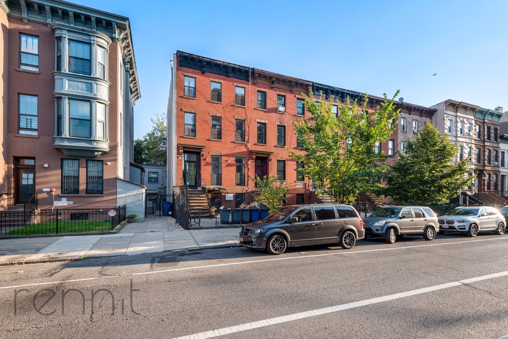 758 Willoughby Avenue - Photo 14