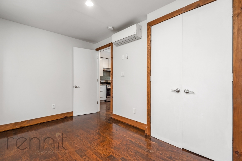 758 Willoughby Avenue - Photo 4