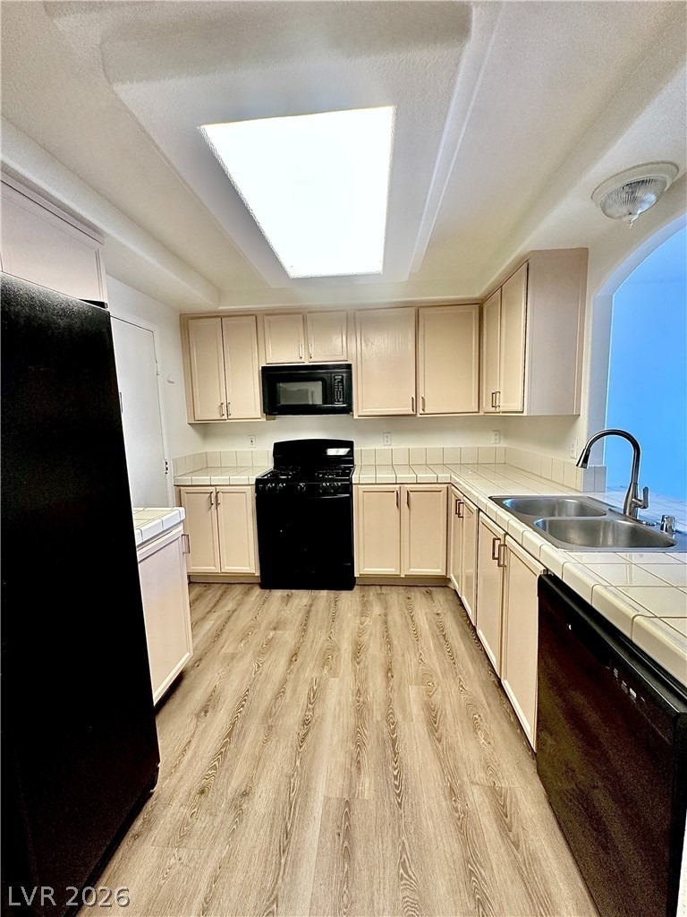 10232 Grecian Laurel Court - Photo 4