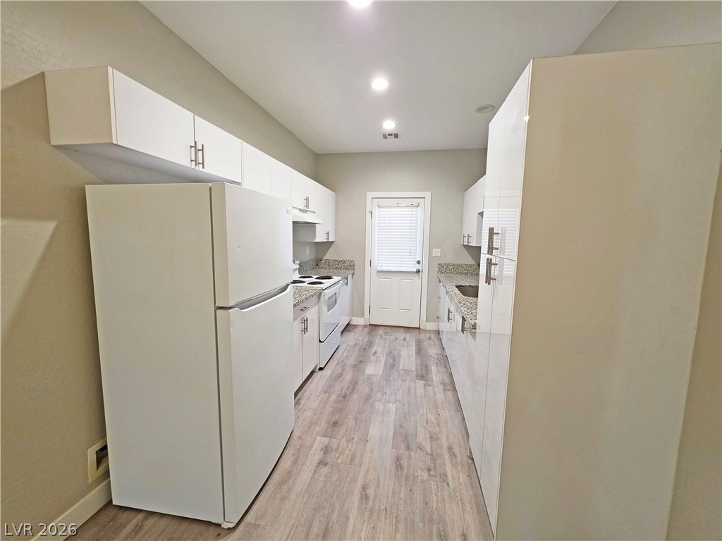 1121 Sixshooter Avenue - Photo 7