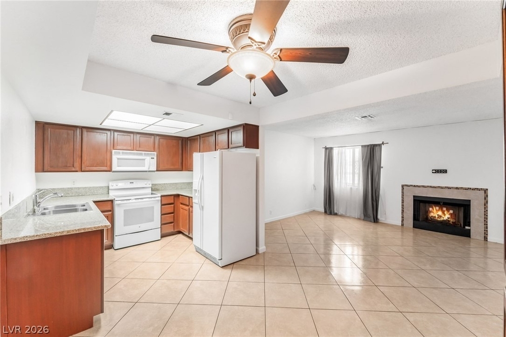 1701 E Katie Avenue - Photo 12