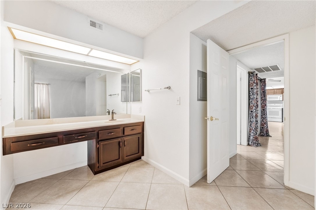 1701 E Katie Avenue - Photo 21