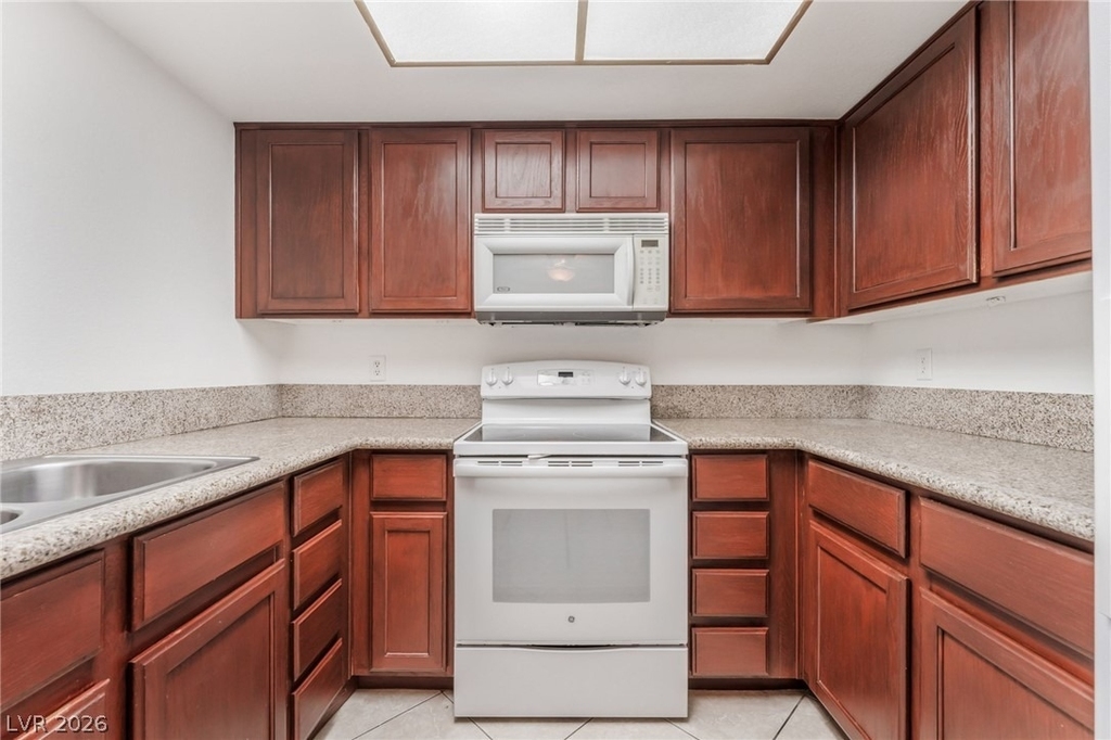 1701 E Katie Avenue - Photo 14