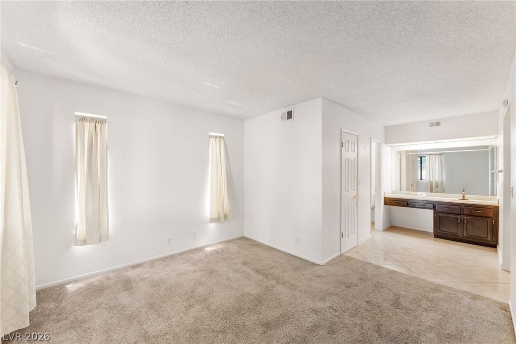 1701 E Katie Avenue - Photo 18