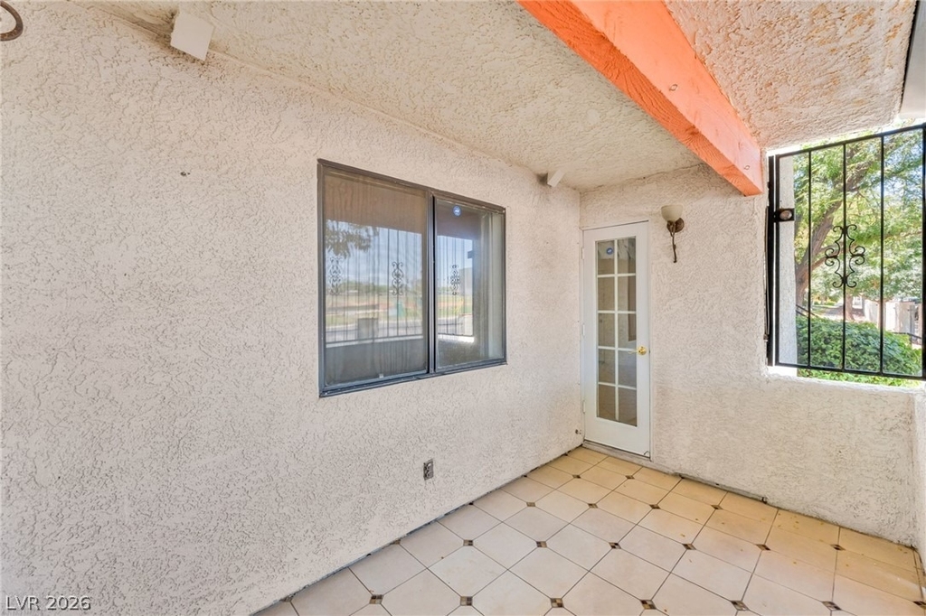 1701 E Katie Avenue - Photo 30