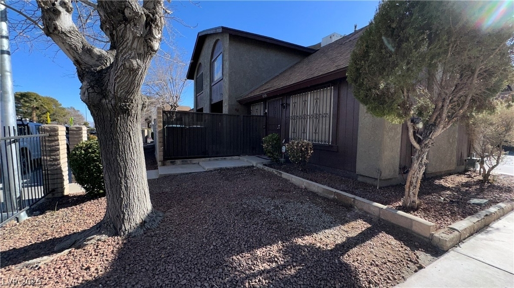 4509 Sirius Avenue - Photo 1