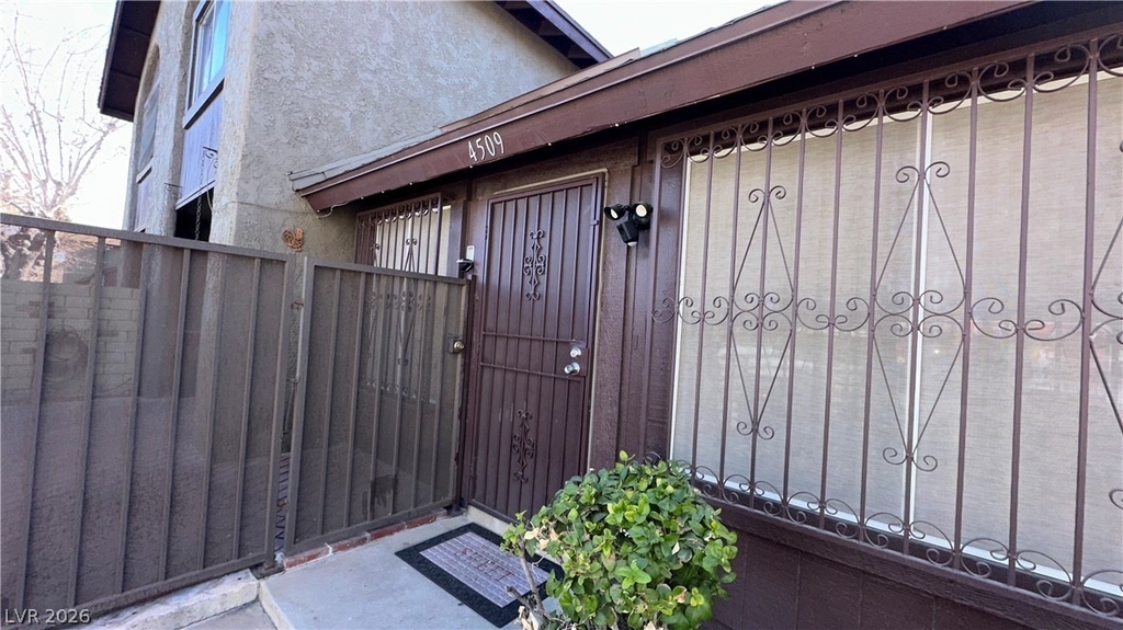 4509 Sirius Avenue - Photo 0