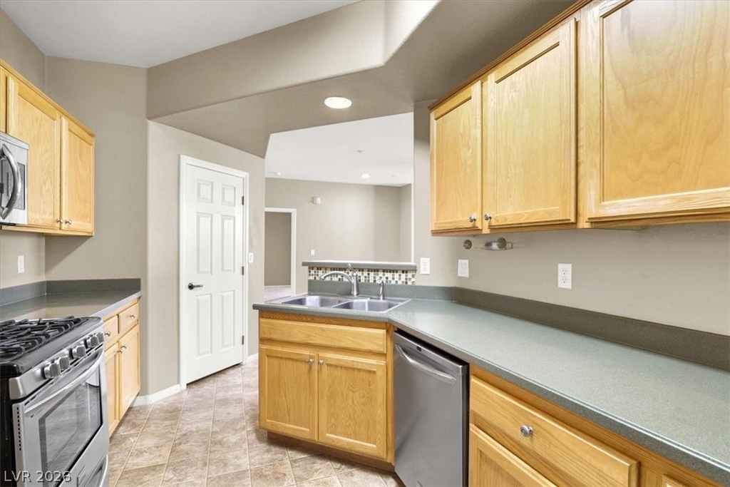 5855 Valley Drive - Photo 8