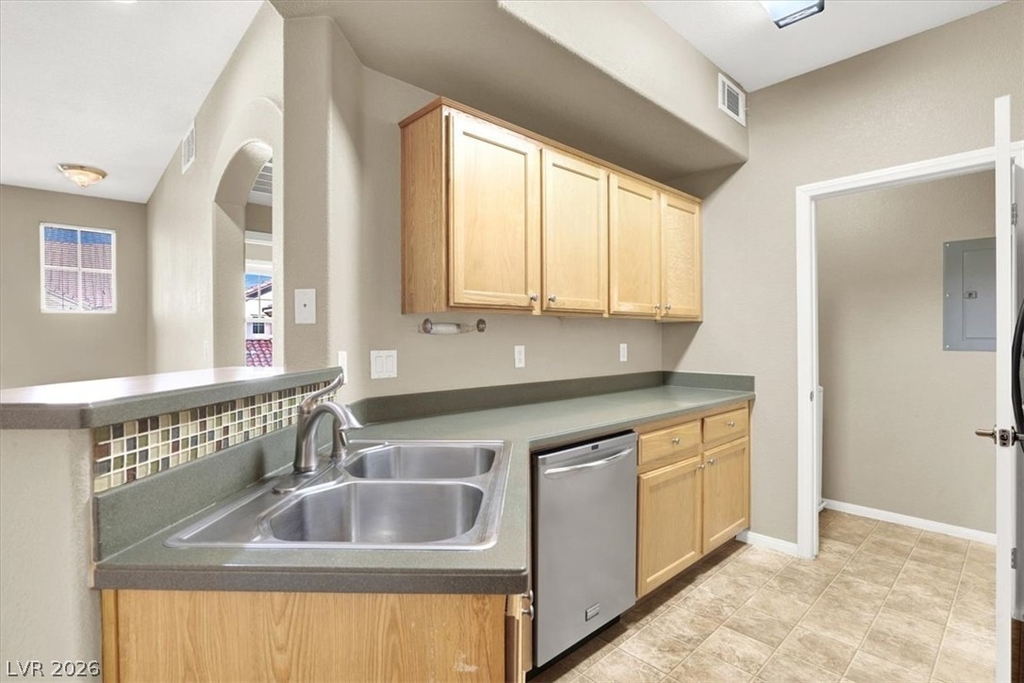 5855 Valley Drive - Photo 5