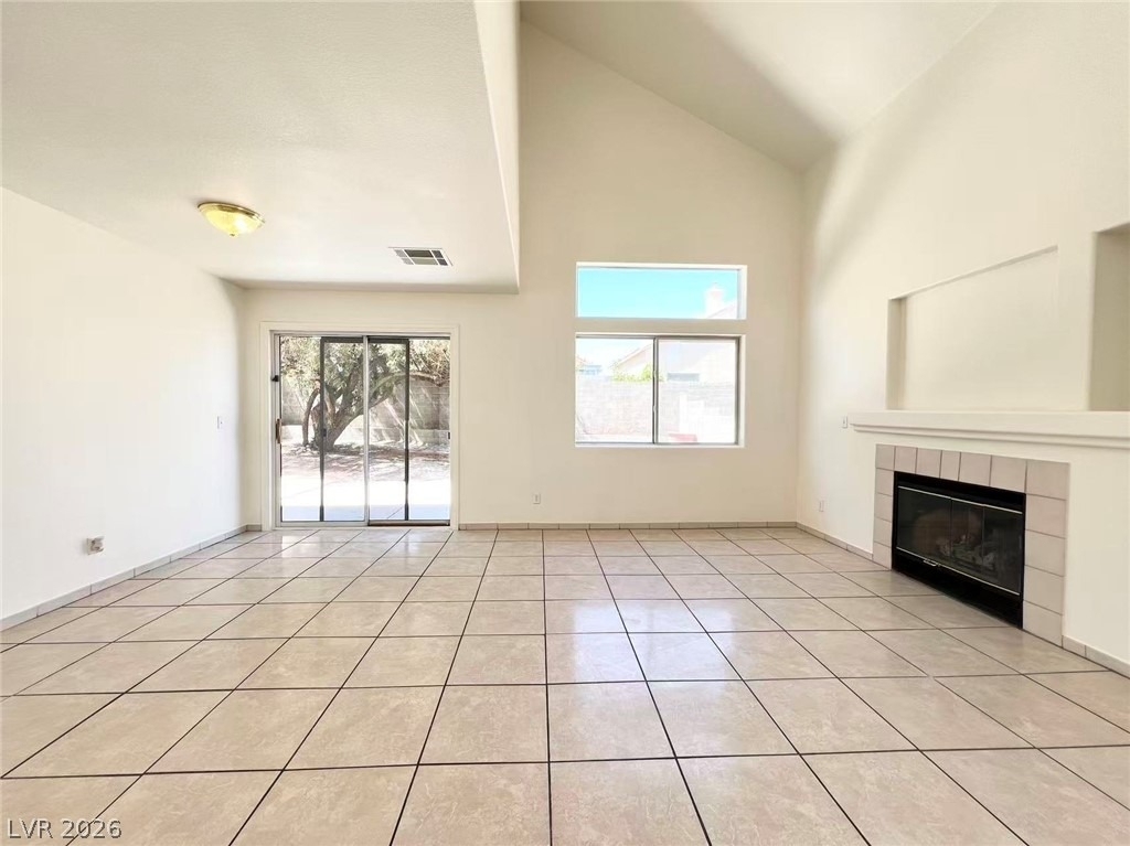8284 W Rochelle Avenue - Photo 7