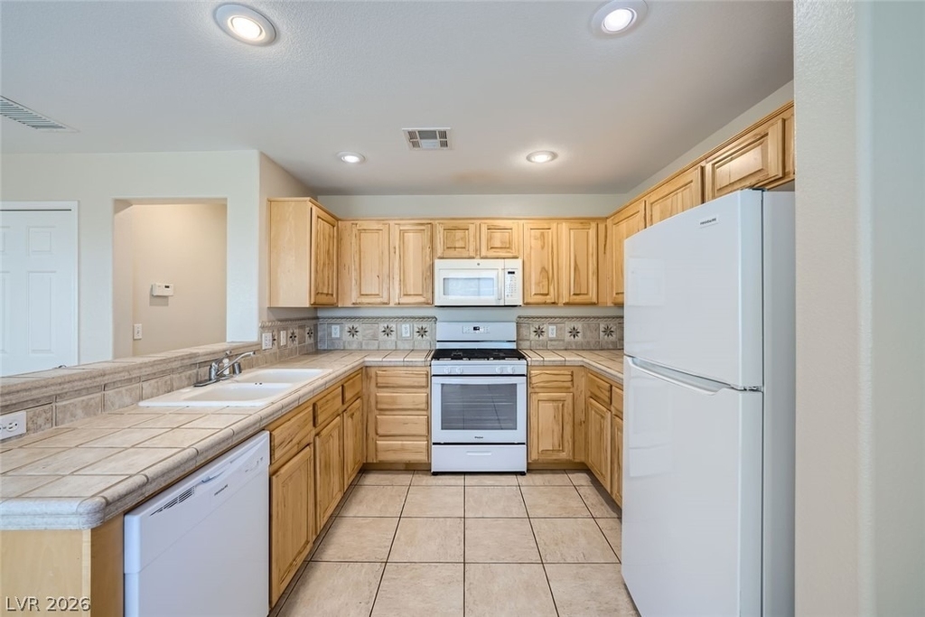 3904 Badgerbrook Street - Photo 7