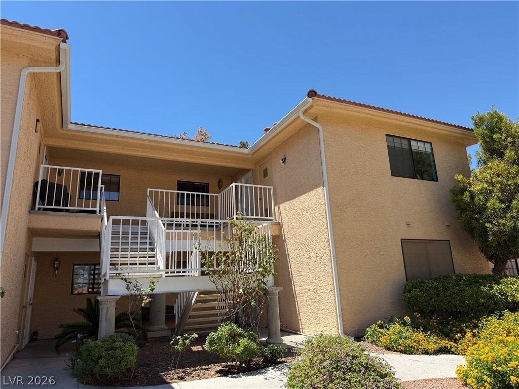 2851 S Valley View Boulevard - Photo 0