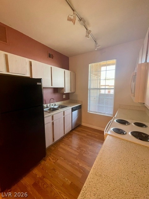 231 W Horizon Ridge Parkway - Photo 7
