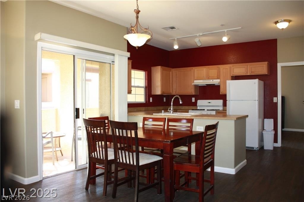 7660 W Eldorado Lane - Photo 5
