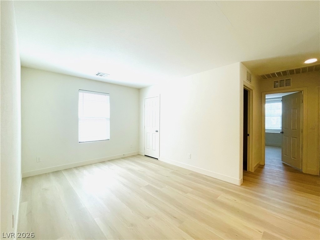 9206 Valley Betica Avenue - Photo 13
