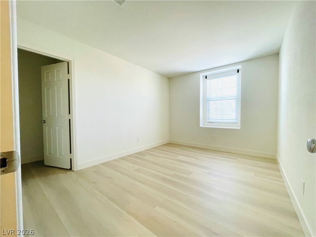 9206 Valley Betica Avenue - Photo 12