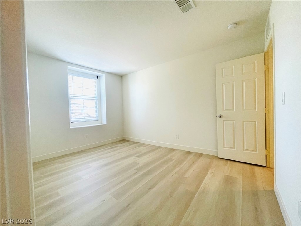 9206 Valley Betica Avenue - Photo 11
